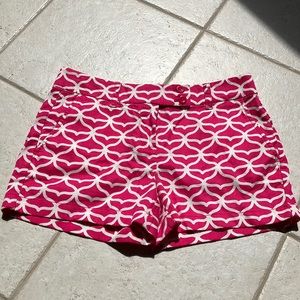 Pink & white whale tail patterned women’s Vineyard Vines shorts
